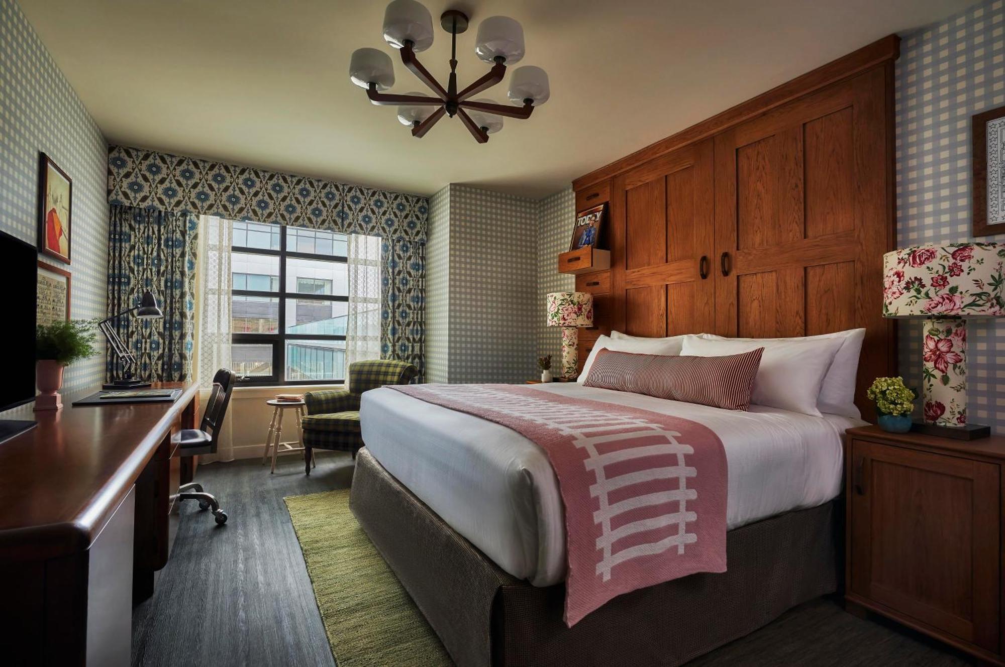 Graduate By Hilton Bloomington Hotel Ngoại thất bức ảnh